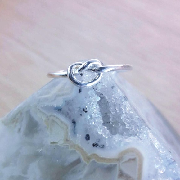 Sterling Silver Knot Ring .925 - Picture 4 of 5